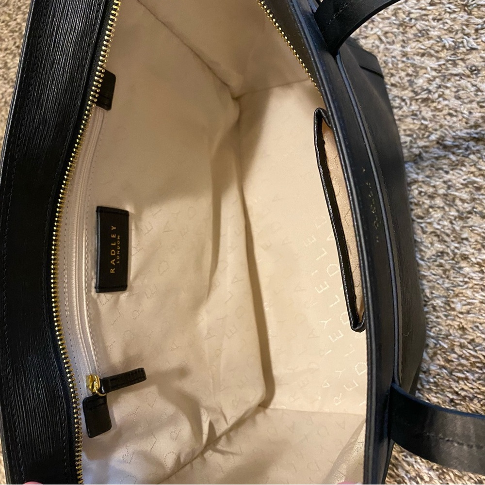 Radley London Elegant Black Tote Bag - Picture 10 of 12